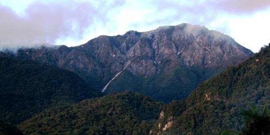 Gunung Binaiya Taman Nasional Manusela Pulau Seram